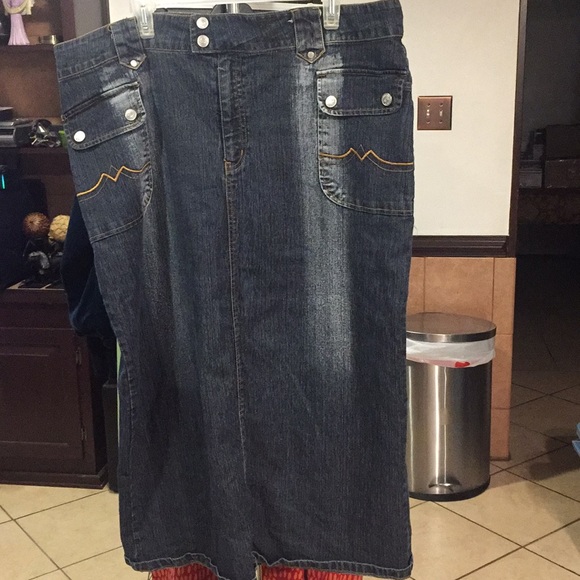 Goddess Dresses & Skirts - Goddess size 20 jeans Skirt good condition
